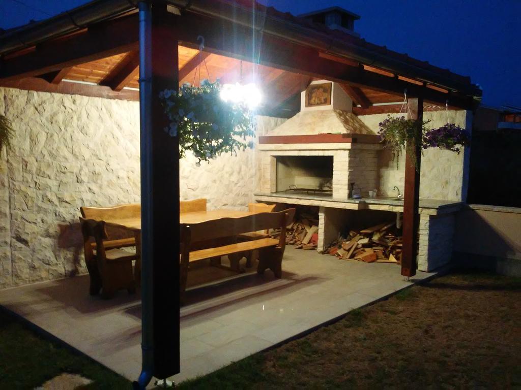 Apartments Cirjak Sveti Petar  Extérieur photo